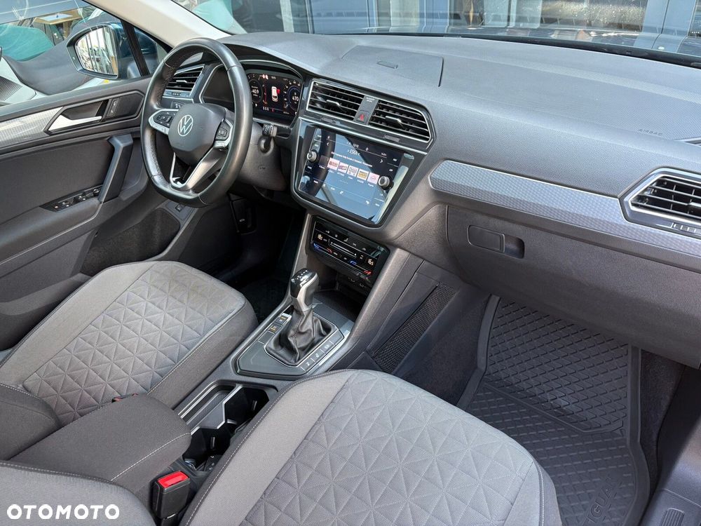 Volkswagen Tiguan - 17