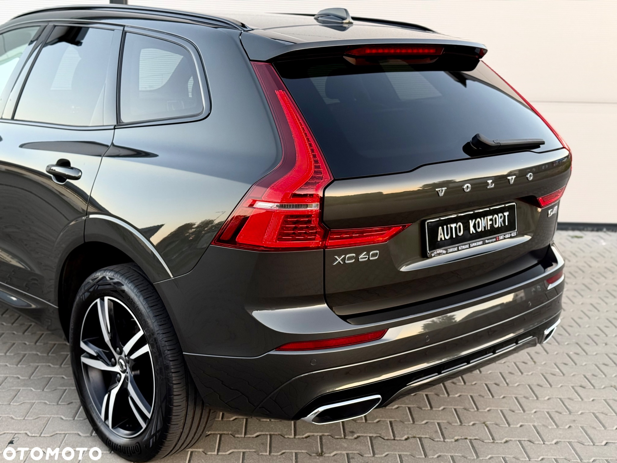 Volvo XC 60 D4 R-Design - 22