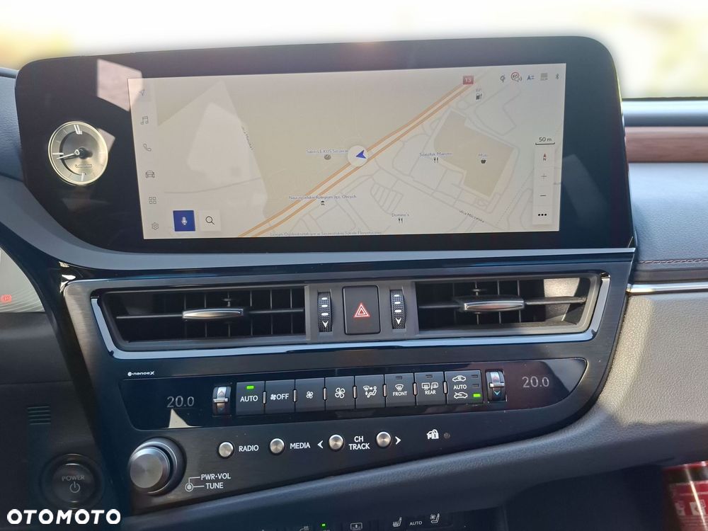 Lexus ES 300h Prestige - 25