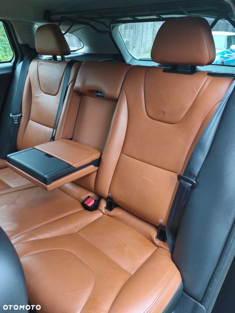 Volvo V60 D5 Geartronic Summum - 12