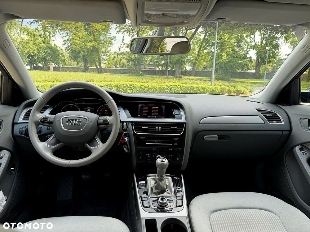 Audi A4 Limousine - 10