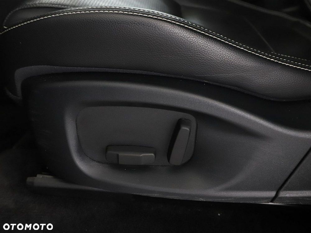 Jaguar E-Pace P200 AWD R-Dynamic S - 39