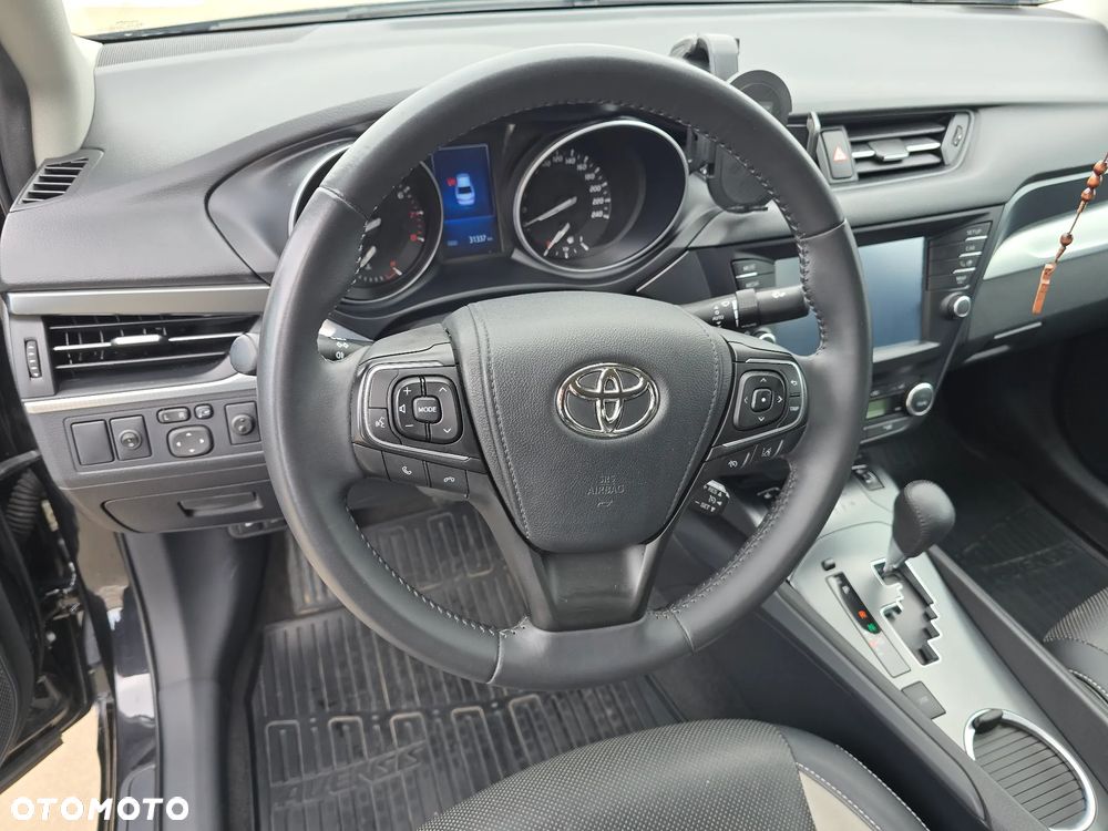Toyota Avensis 1.8 Premium MS - 14