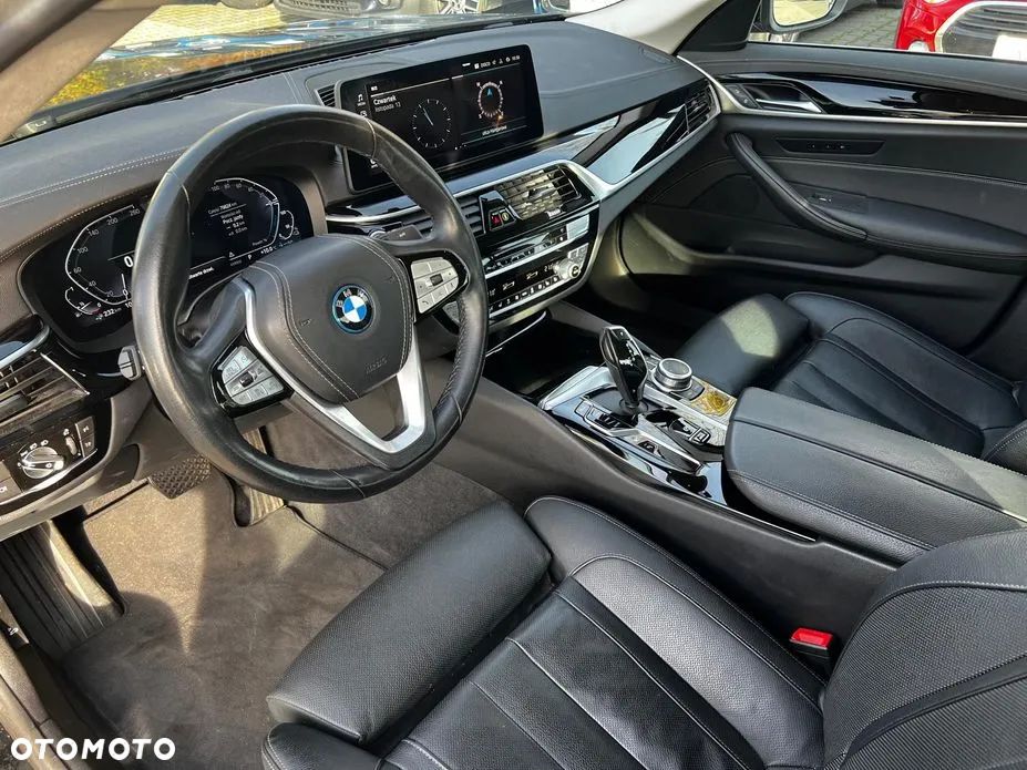 BMW Seria 5 530e Luxury Line - 13