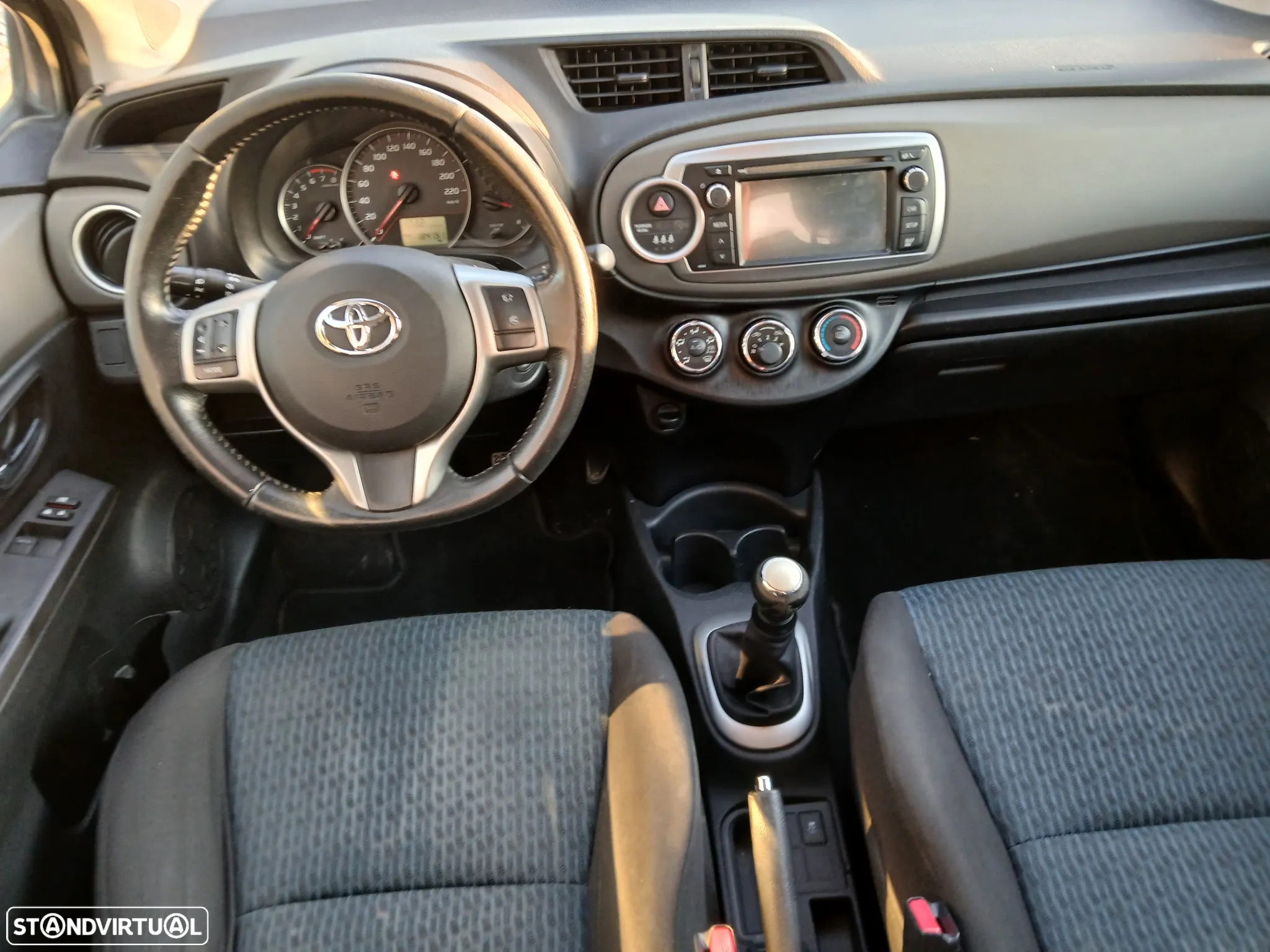 Toyota Yaris 1.0 VVT-i Comfort+P.Style - 6