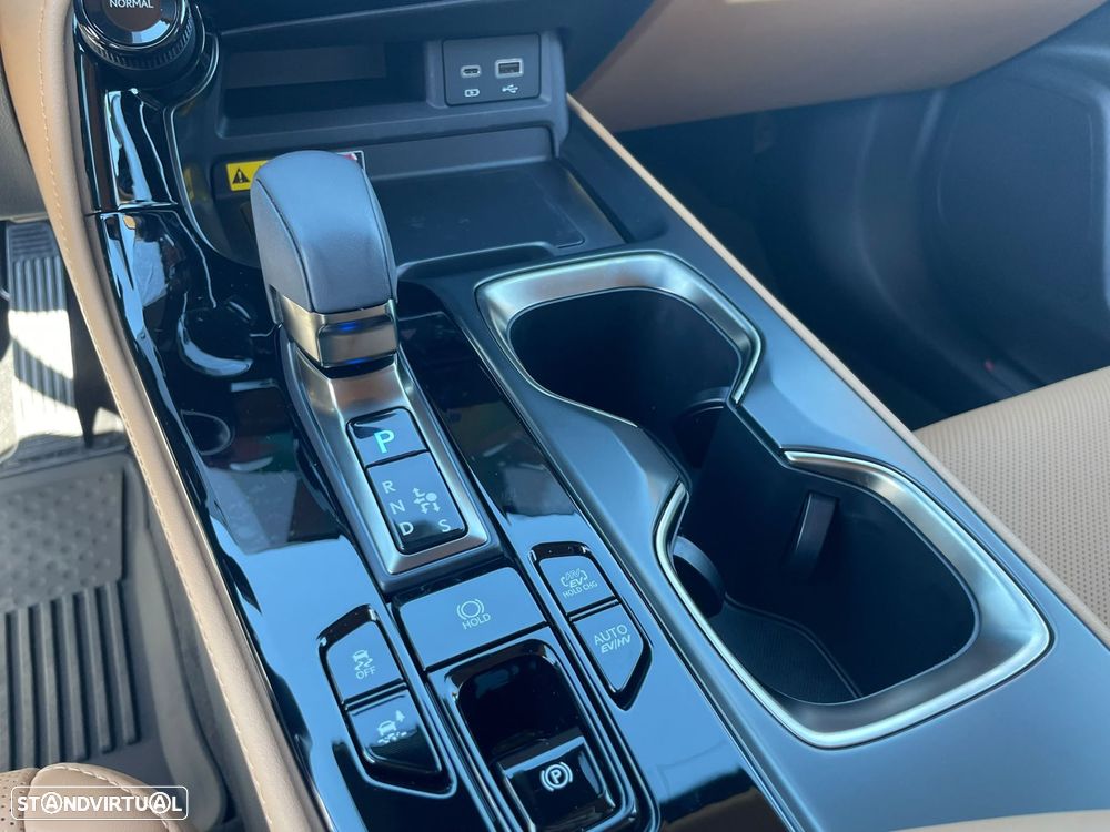 Lexus NX 450h+ Executive Plus - 24