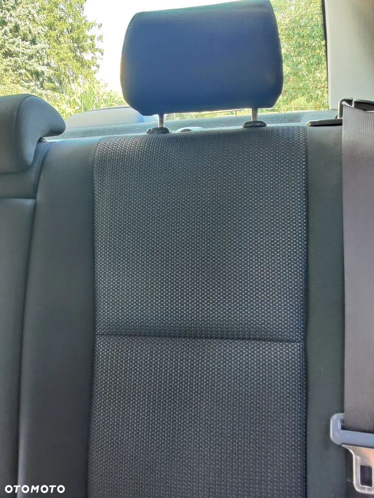Toyota Avensis 2.0 D-4D Sol plus+NAVI - 19
