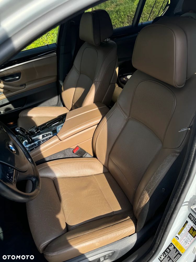 BMW Seria 5 535i xDrive - 15