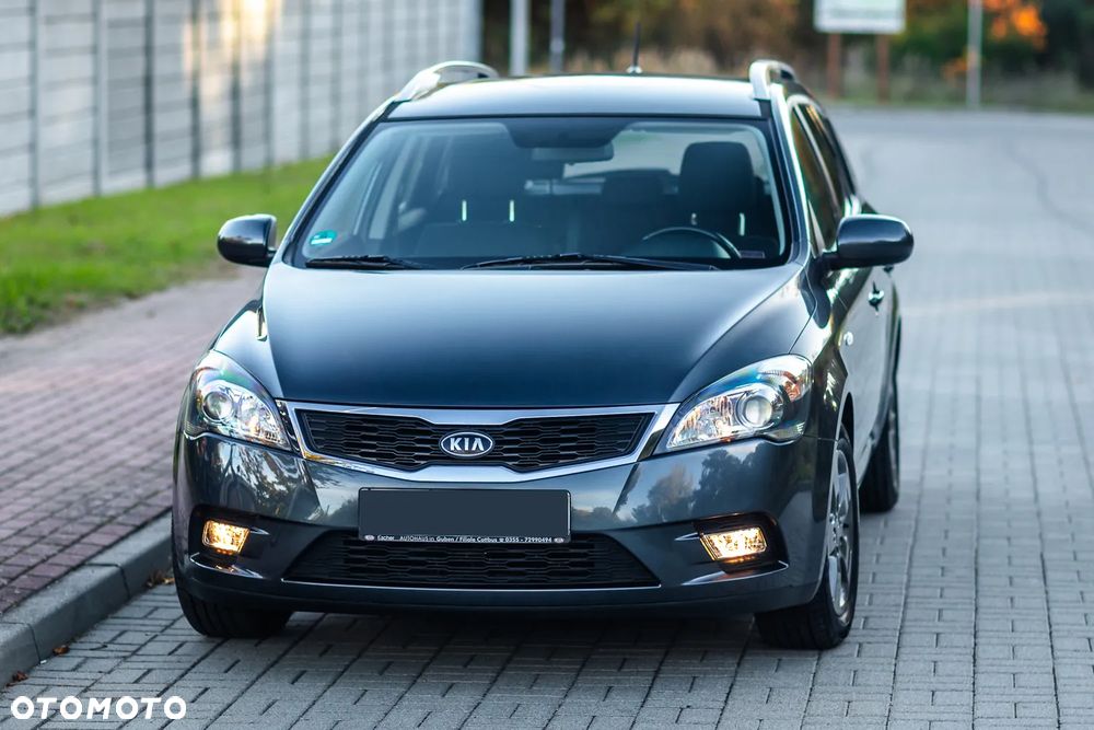 Kia Ceed - 14