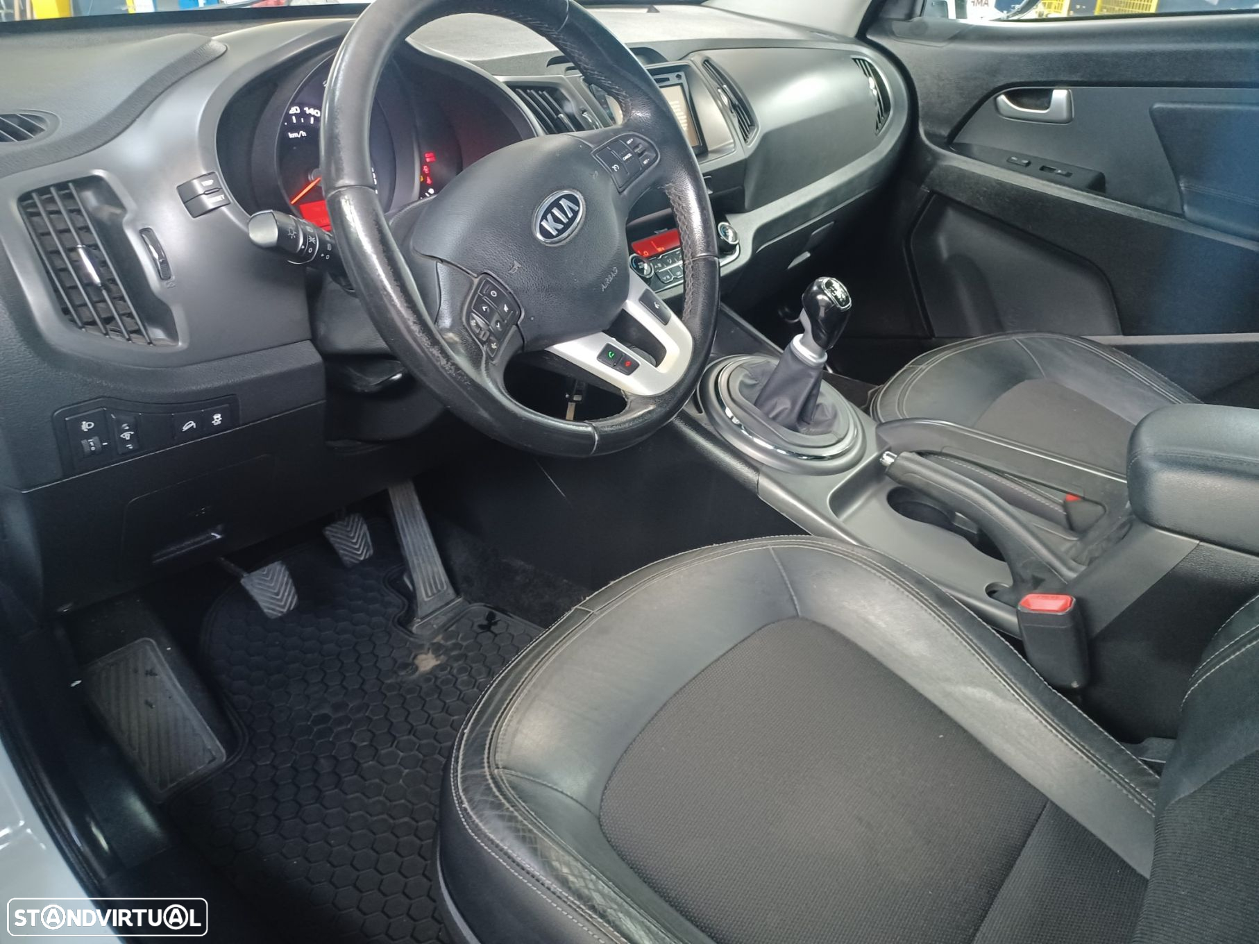 Kia Sportage 2.0 CRDI TX - 13