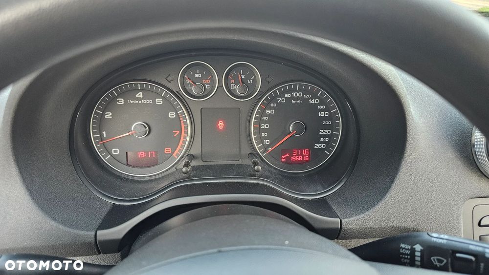 Audi A3 Sportback 1.6 Ambiente - 15