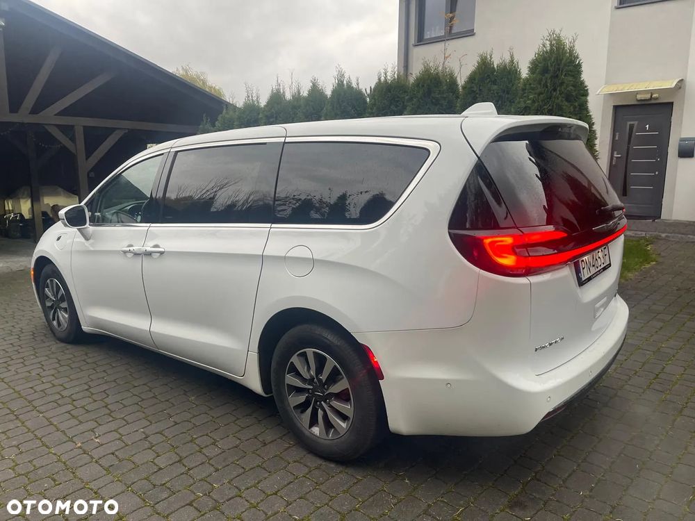 Chrysler Pacifica - 4