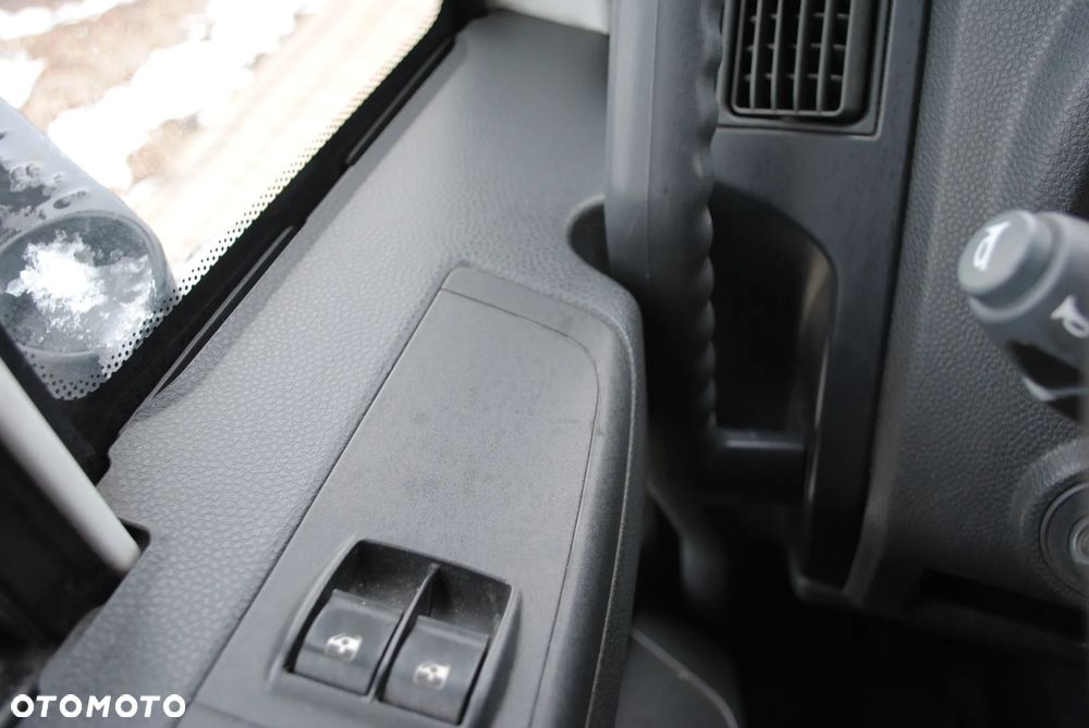 Iveco Eurocargo ML75E18 Plandeka Winda Sorensen Rok: 2009 - 11