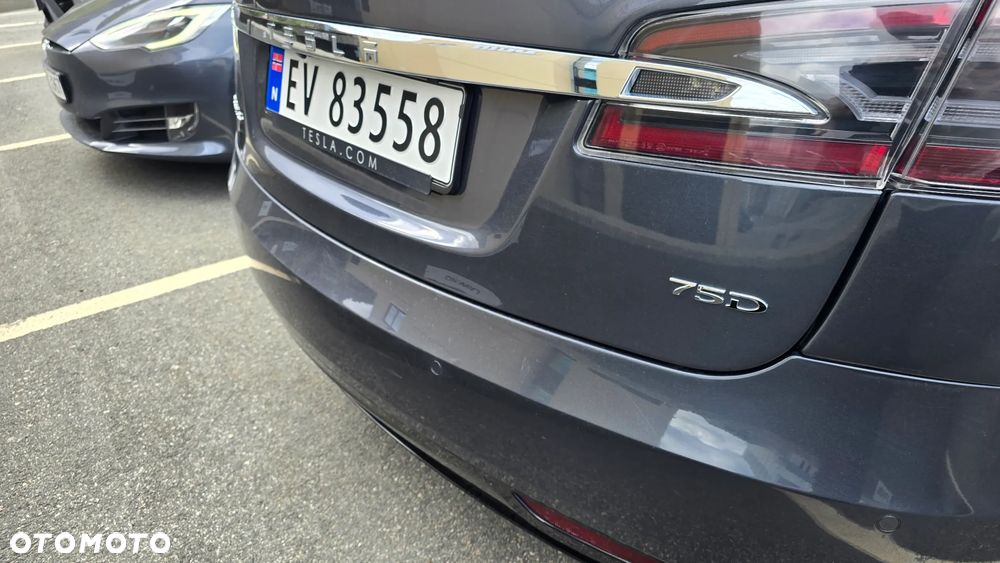Tesla Model S - 7