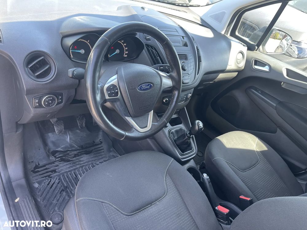 Ford Courier - 13