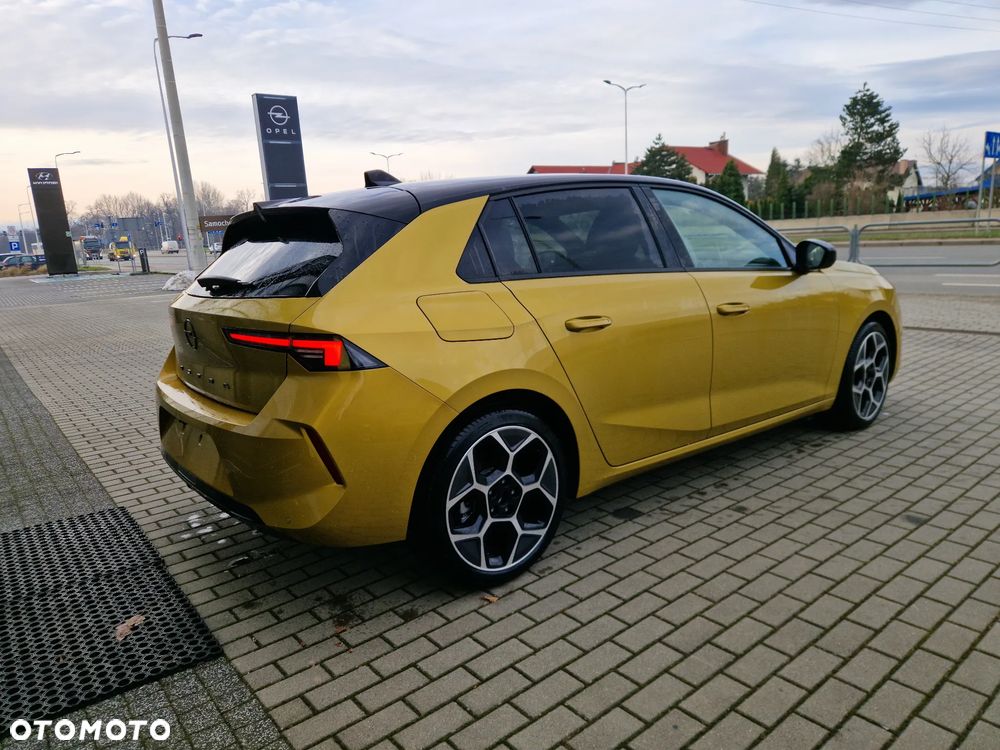 Opel Astra 1.2 T GS Line S&S - 9