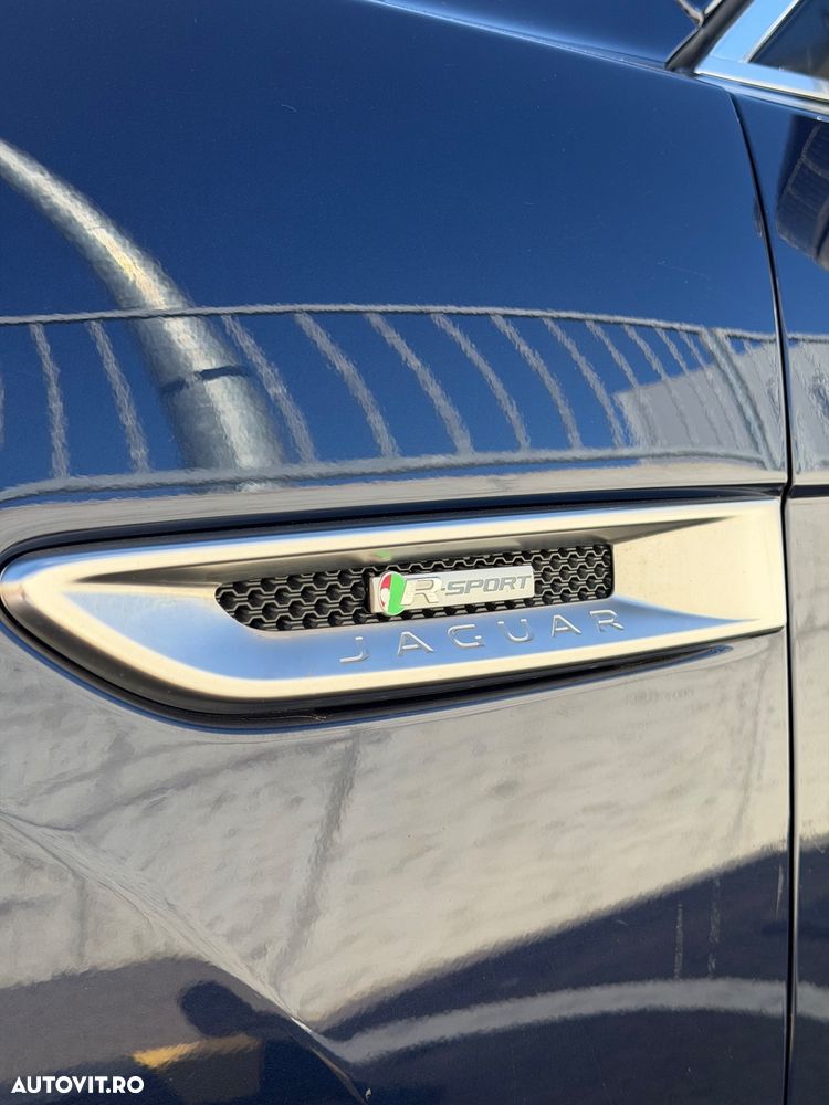 Jaguar F-Pace 30d AWD R-Sport - 11