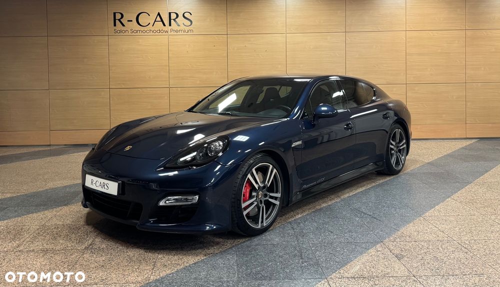 Porsche Panamera GTS - 4