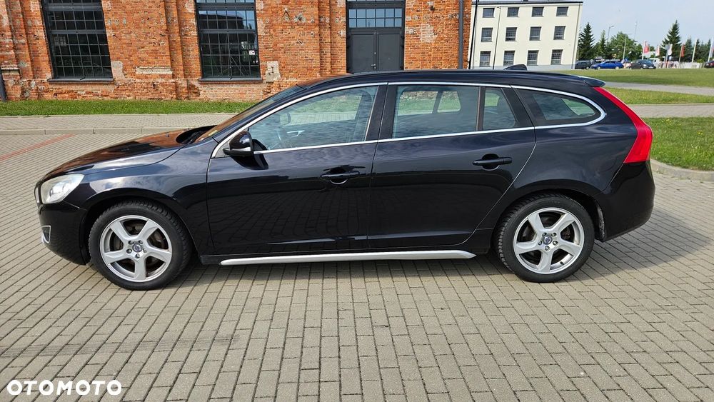 Volvo V60 2.0T R-Design - 5