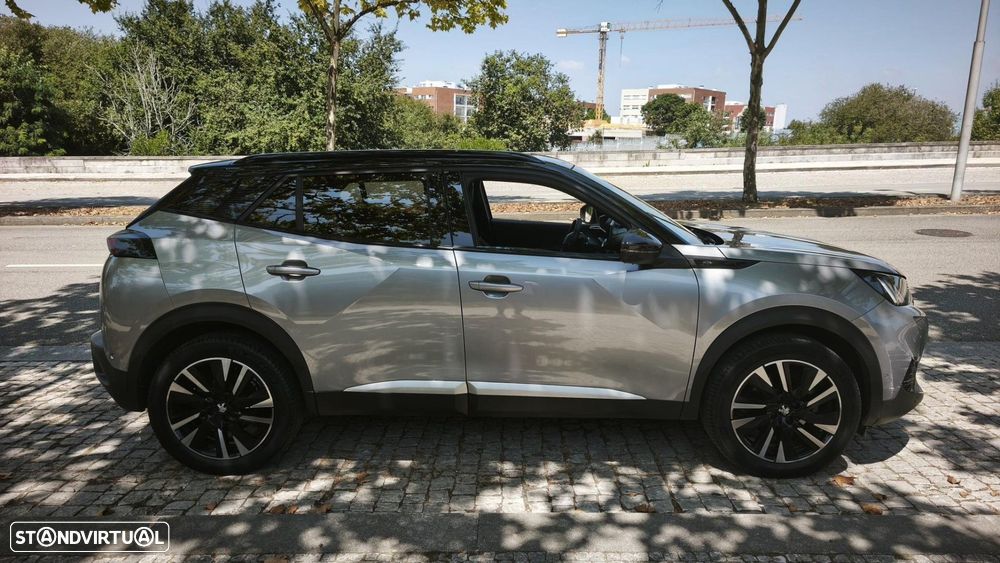 Peugeot e-2008 50 kWh GT - 4