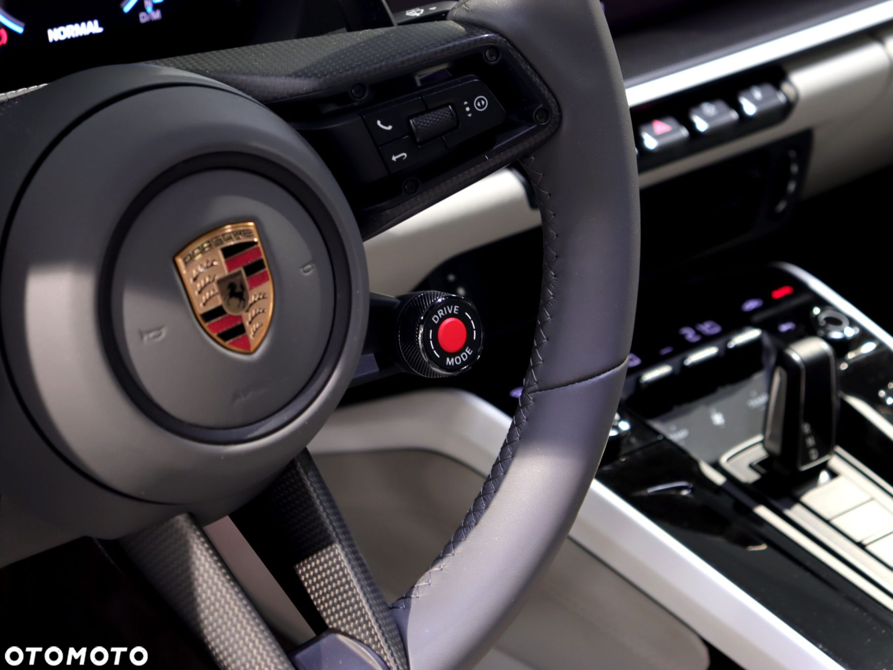 Porsche 911 Carrera 4 GTS PDK - 21