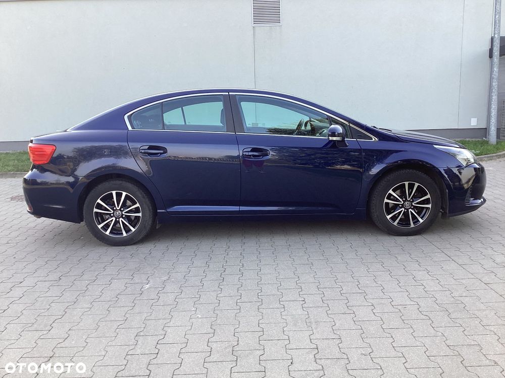 Toyota Avensis 2.0 D-4D Active - 9