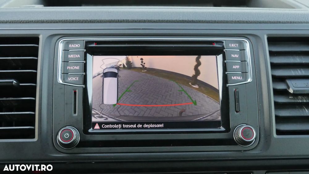 Volkswagen Caravelle - 3