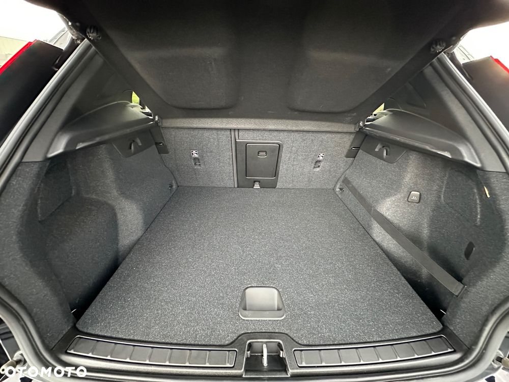 Volvo XC 40 T5 AWD Geartronic Momentum - 24