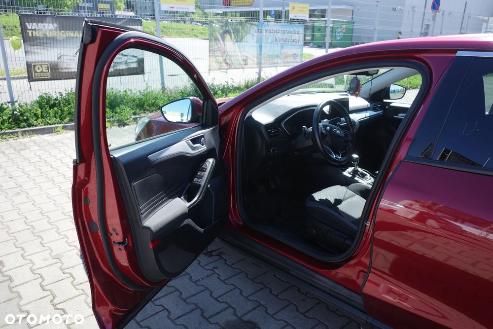Ford Focus 1.0 EcoBoost Trend Edition Business - 8