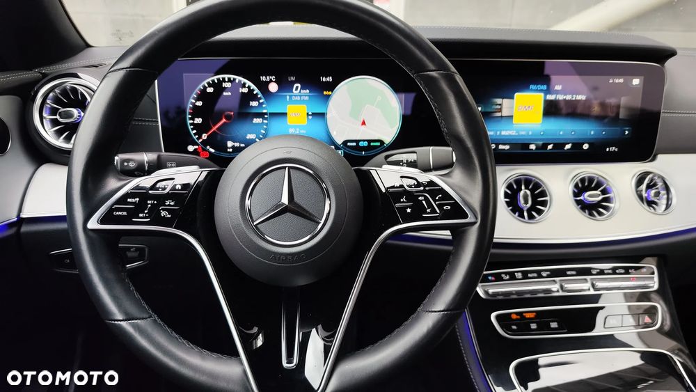 Mercedes-Benz Klasa E 300 9G-TRONIC - 21