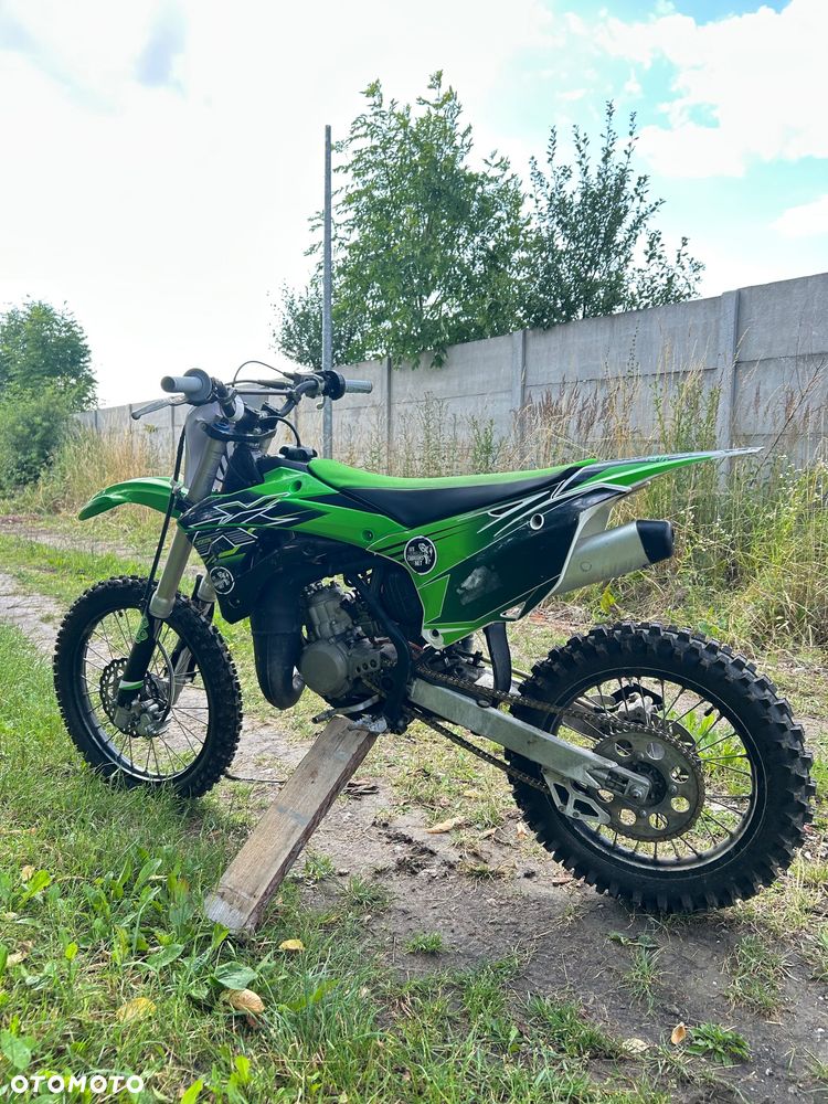 Kawasaki KX - 8