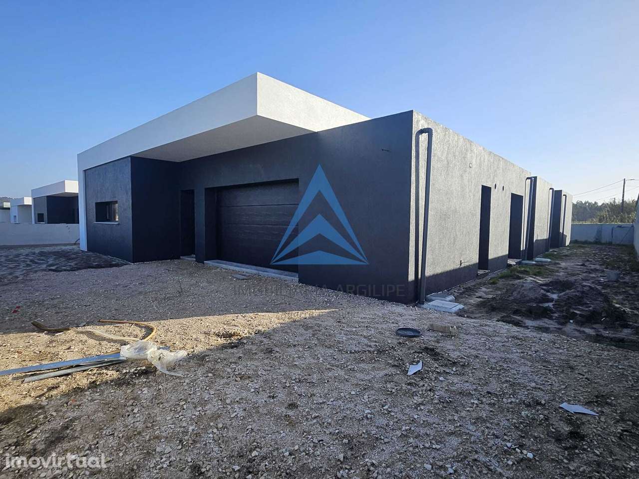 Moradia T4 Térrea - Piscina e Jardim - Grande imagem: 2/60