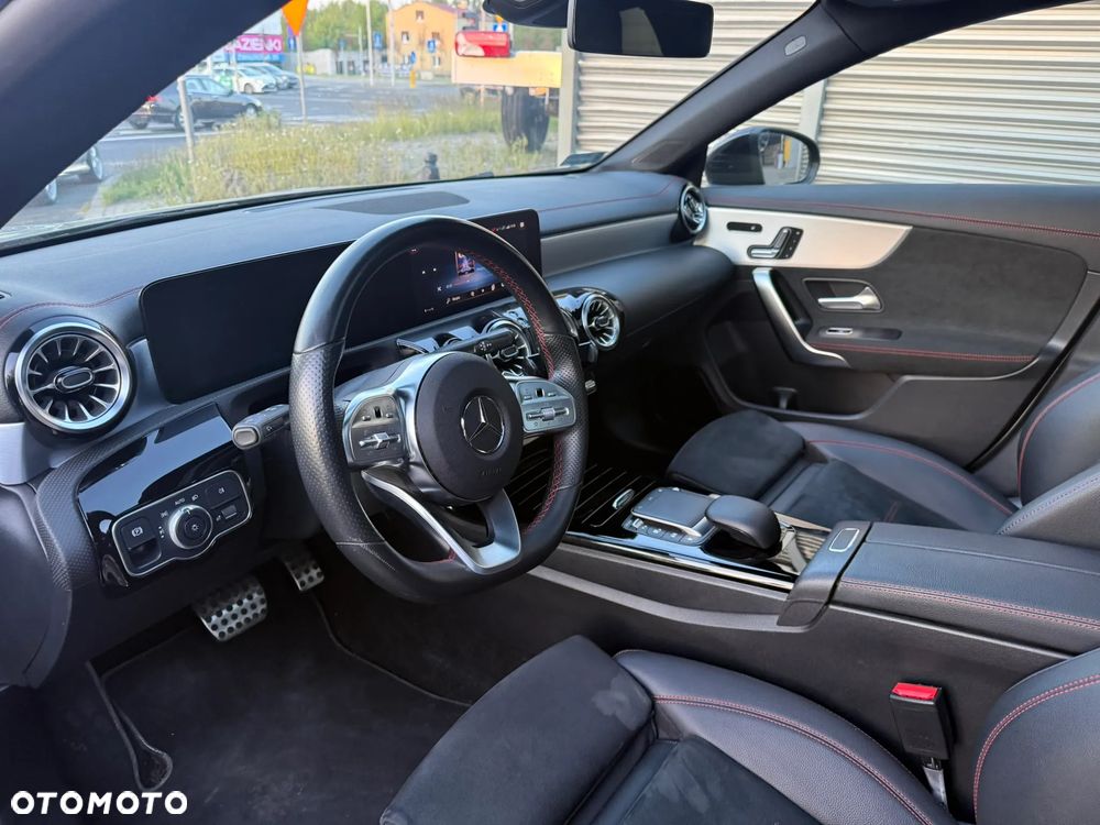 Mercedes-Benz CLA - 13