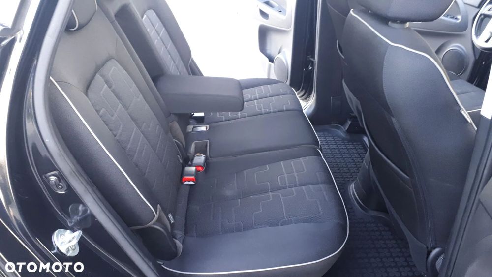 Kia Venga 1.6 CVVT Dream-Team Edition - 24