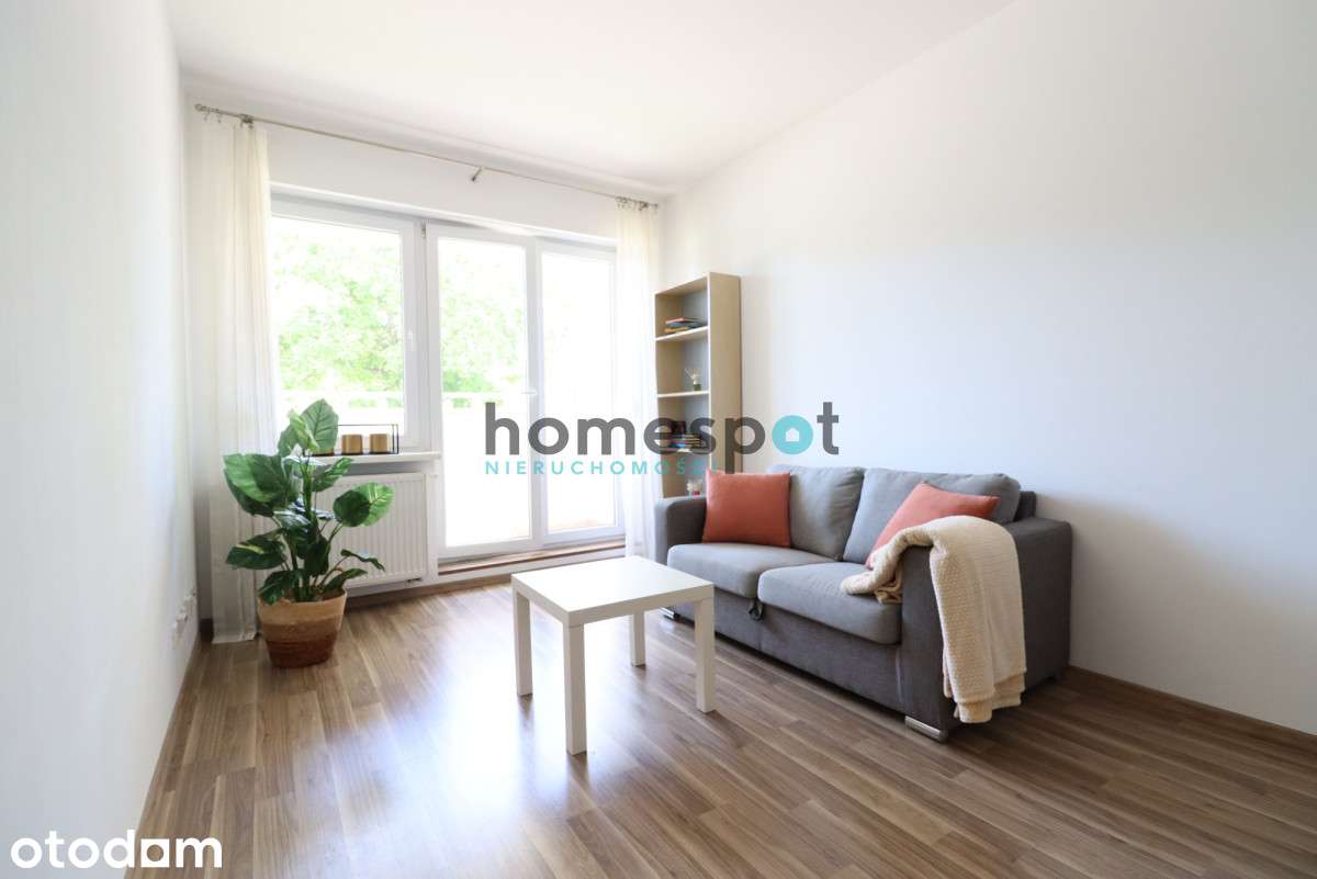 | Słoneczne | 2 pokoje | Łazarz | Loggia |