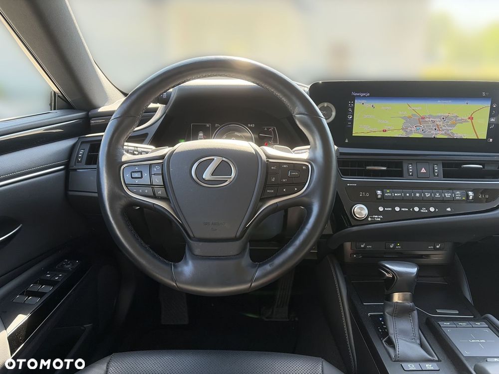 Lexus ES 300h Business Edition - 16