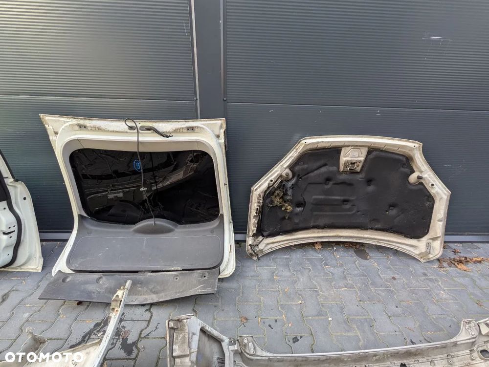 FORD FOCUS MK2 HATCHBACK DRZWI / KLAPA / MASKA / ZDERZAK - 16