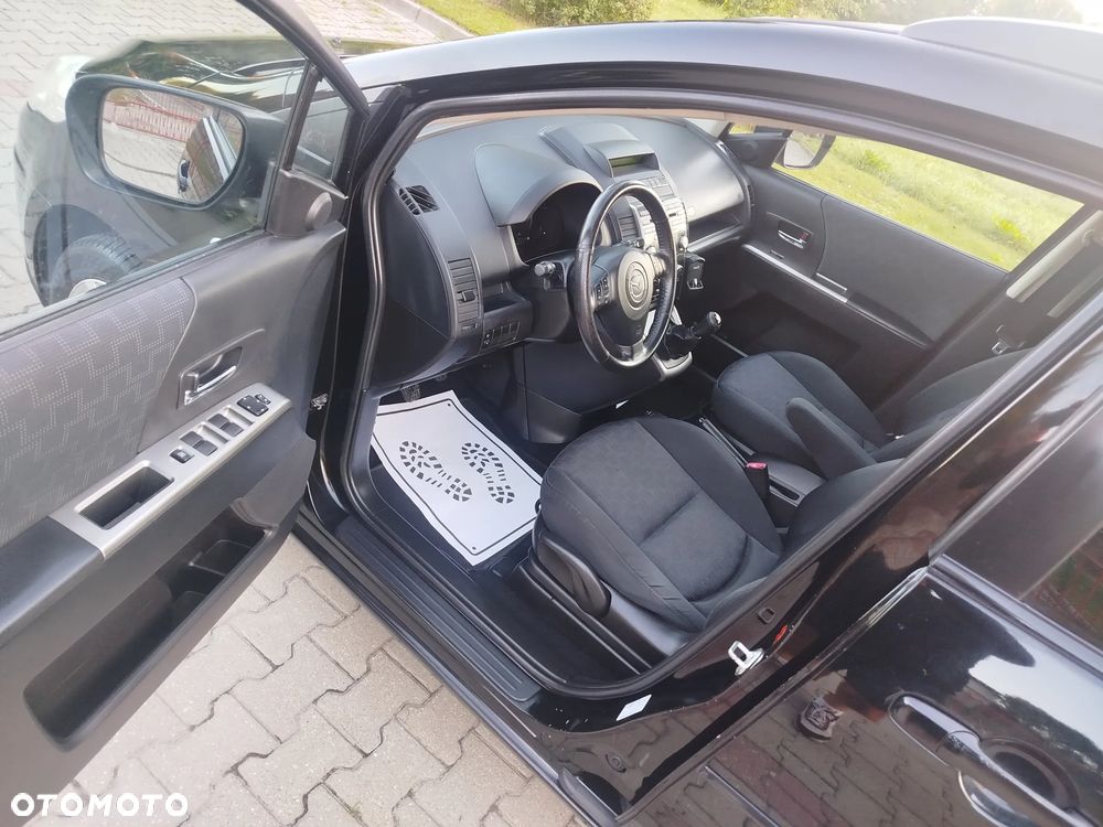 Mazda 5 2.0 Exclusive + - 15