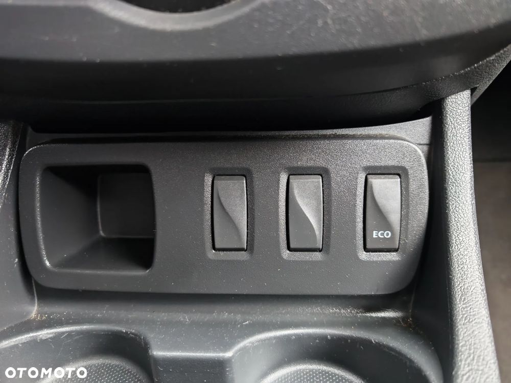 Dacia Duster 1.6 16V 105 4x2 Prestige - 29