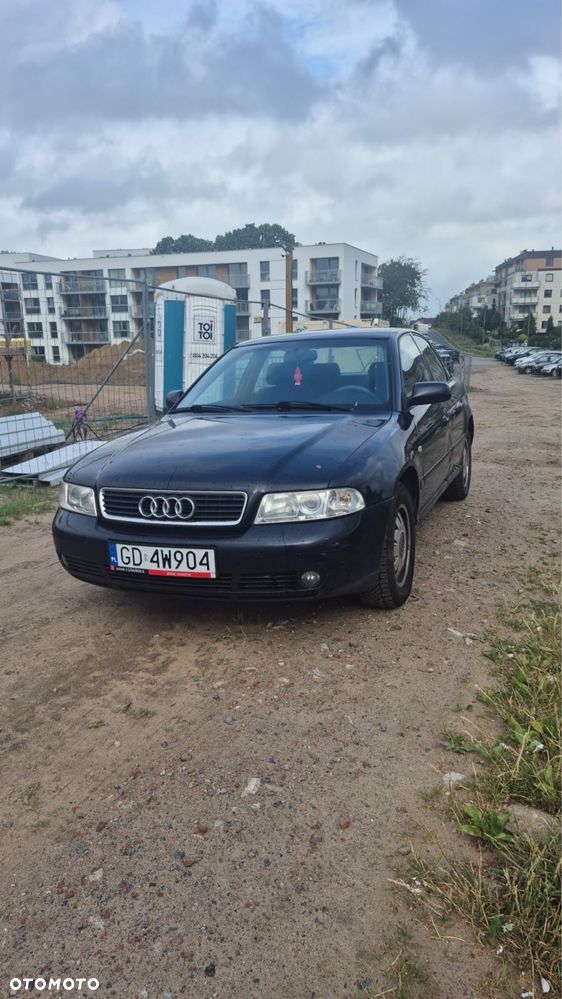 Audi A4 Limousine - 1