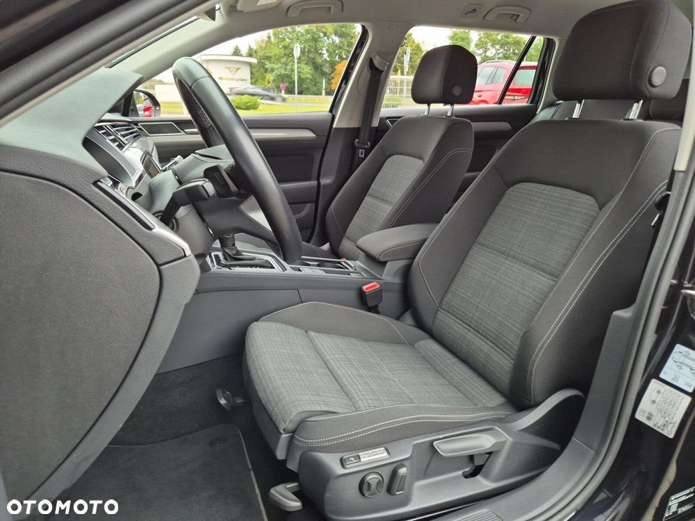 Volkswagen Passat 2.0 TDI Business DSG - 11