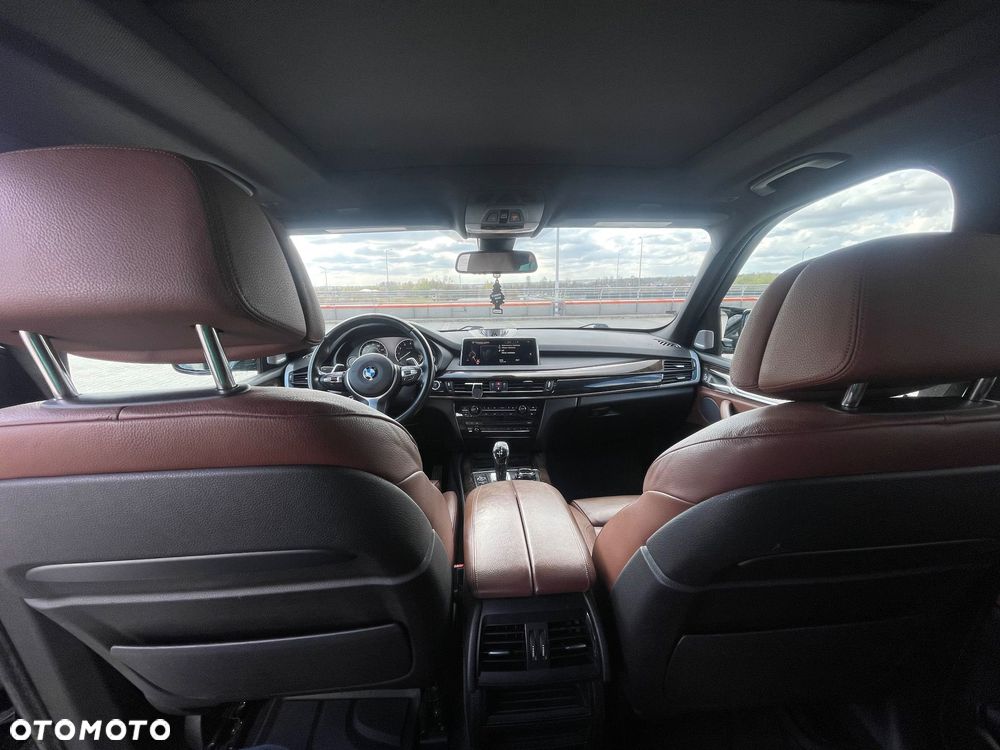 BMW X5 xDrive50i - 14