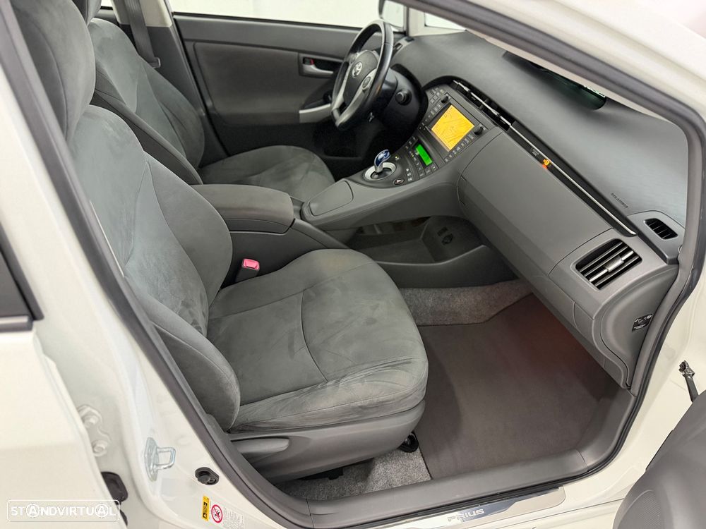 Toyota Prius 1.8 Premium +Pele+GPS+Solar - 34