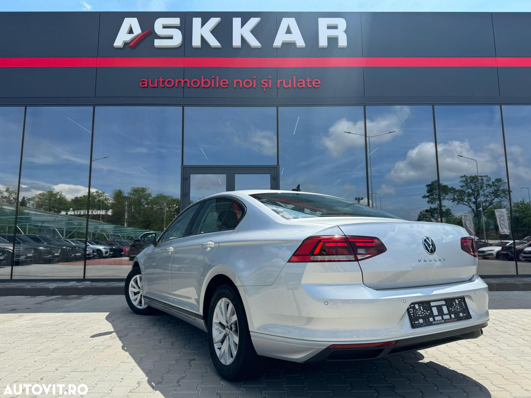 Volkswagen Passat 2.0 TDI DSG Advance - 8