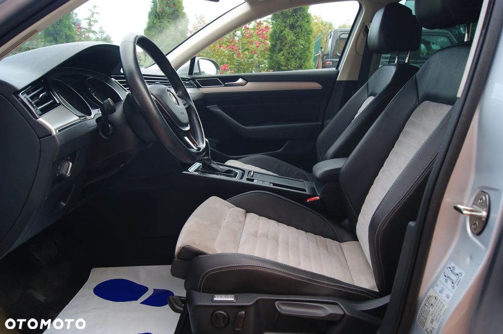 Volkswagen Passat 1.6 TDI SCR DSG Business - 13