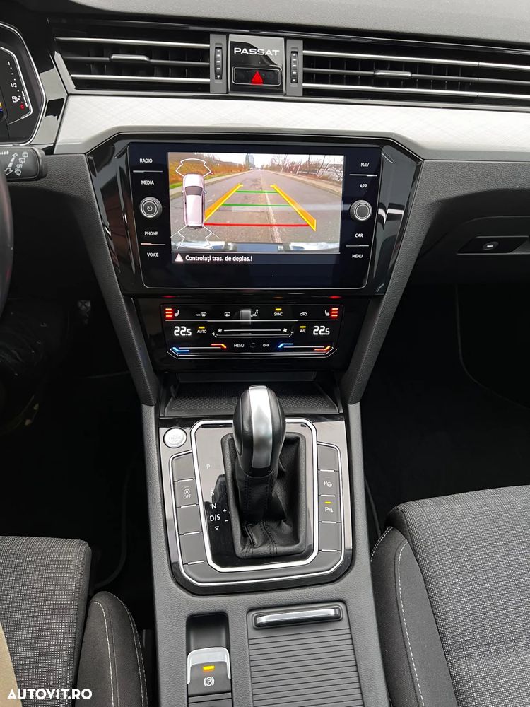 Volkswagen Passat Variant 2.0 TDI SCR DSG Highline - 10