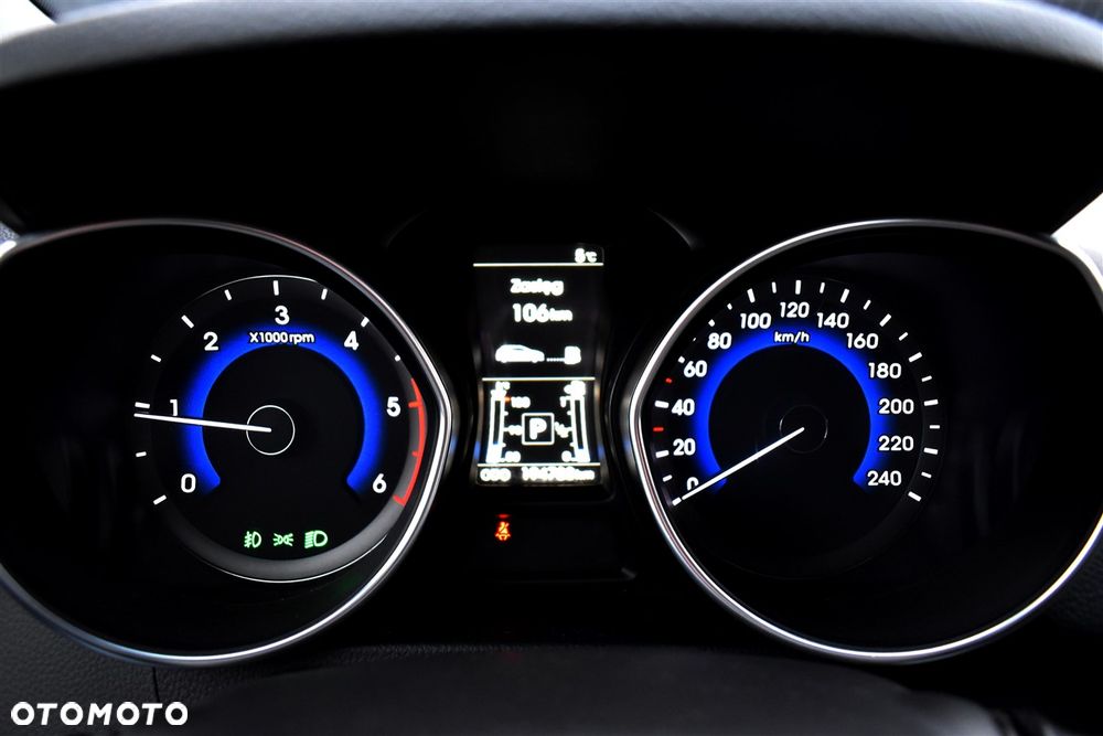 Hyundai i30 blue Kombi 1.6 CRDi DCT Trend - 32