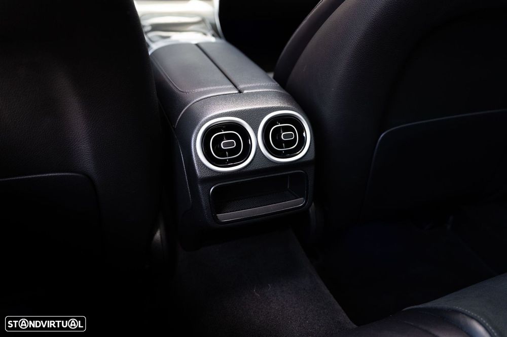 Mercedes-Benz C 300 e AMG Line - 31