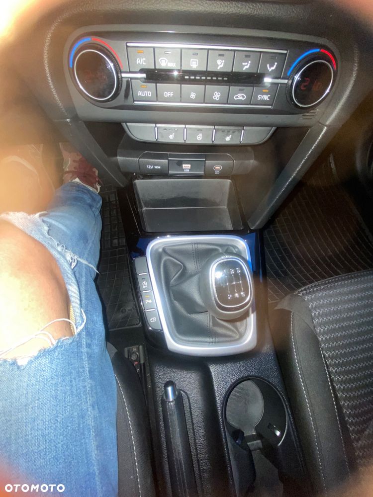 Kia Ceed 1.5 T-GDI Business Line Plus - 36