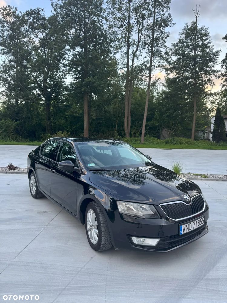 Skoda Octavia 1.6 TDI Elegance DSG - 2
